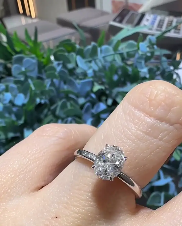 1.00 ct Oval Pırlanta Yüzük, görsel 1