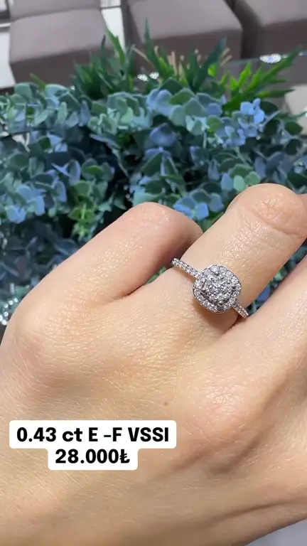 0.43 ct Pırlanta Yüzük videosundan kare