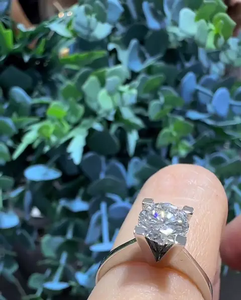 1.21 ct Tektaş Pırlanta Yüzük