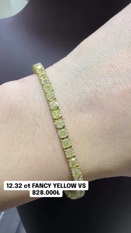 12.32 ct Sarı Pırlanta Tasarım Bileklik videosundan kare