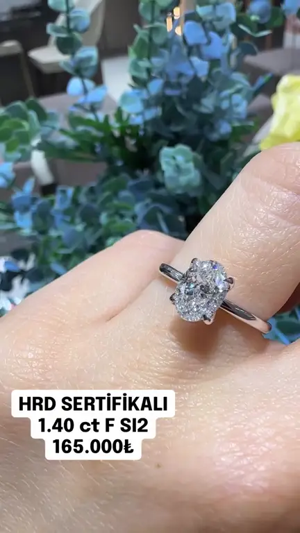 1.40 ct Tektaş Pırlanta Yüzük videosundan kare