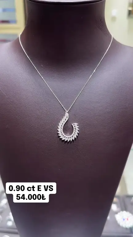 0.90 ct Tasarım Pırlanta Kolye videosundan kare