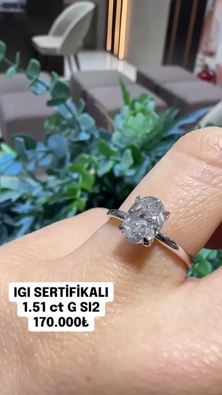 1.51 ct Tektaş Pırlanta Yüzük videosundan kare
