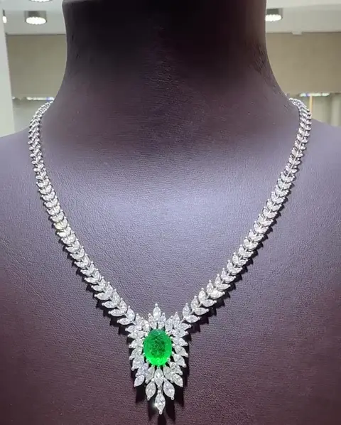 3.85 ct Zümrüt ve 7.59 ct Pırlanta Gerdanlık