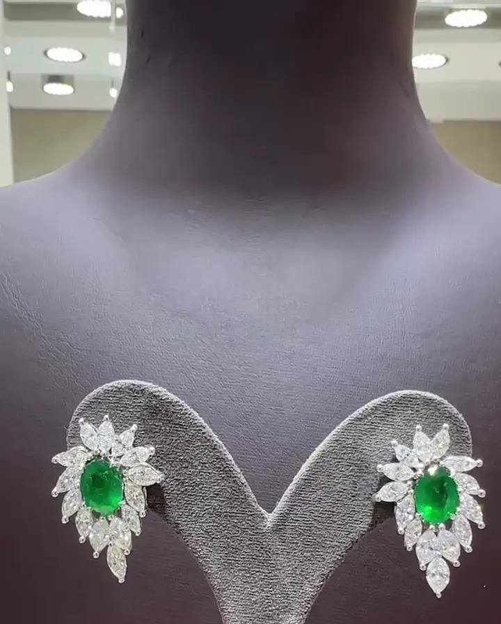2.07 ct Zümrüt ve 3.60 ct Pırlanta Küpe, görsel 2